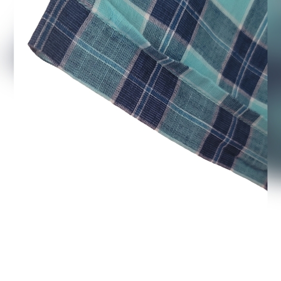 Izod Young Men's short sleeve button down shirt - Picture 4 of 7